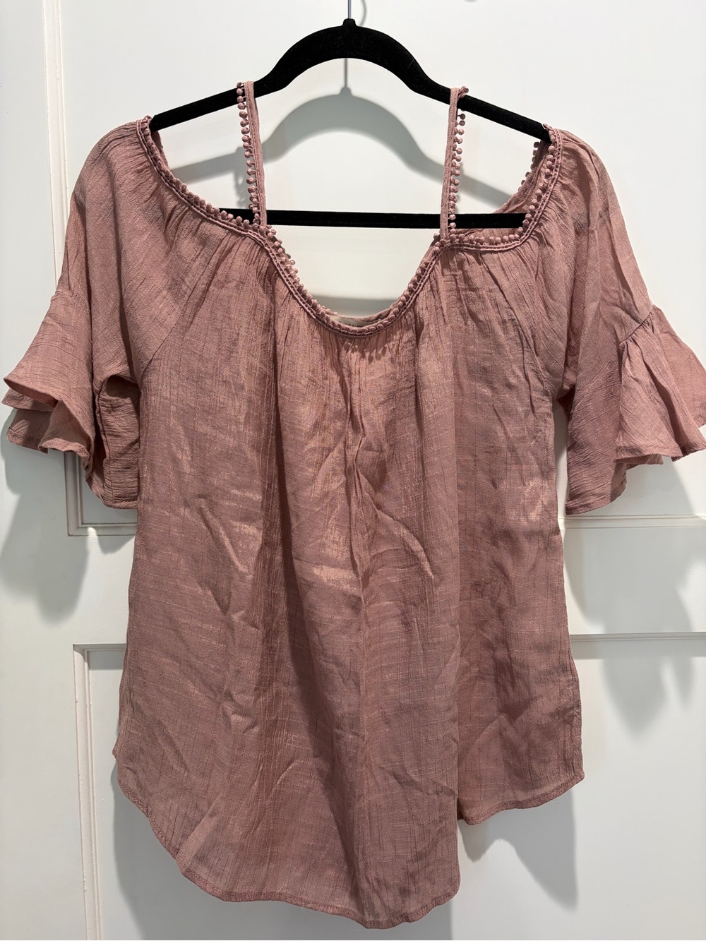 Active USA Mauve Off-Shoulder Camisole with Ruffle Sleeves